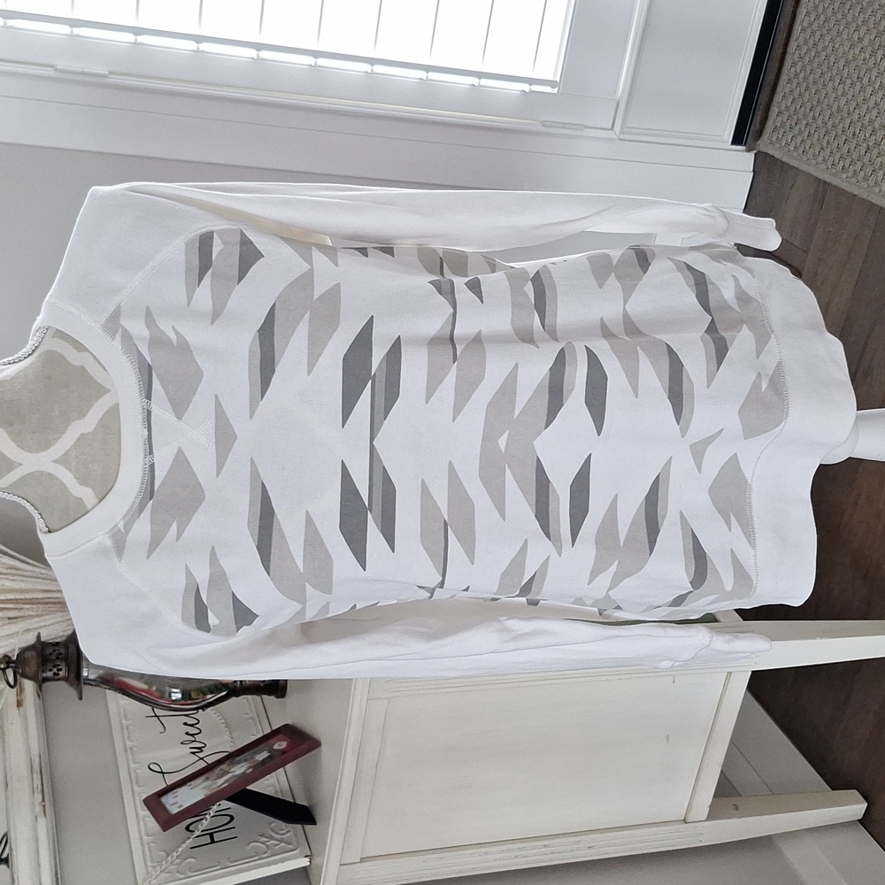 Eddie Bauer large lite weight sweatshirt